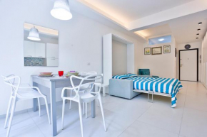 Studio Gem - Compact Comfort Redefined Salerno